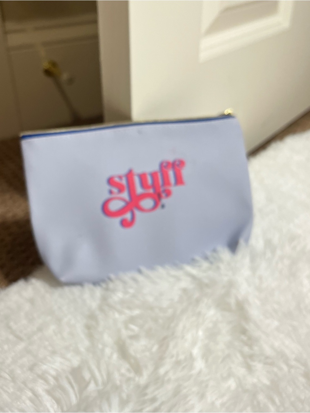 Makeup bag - Picture 2 of 2